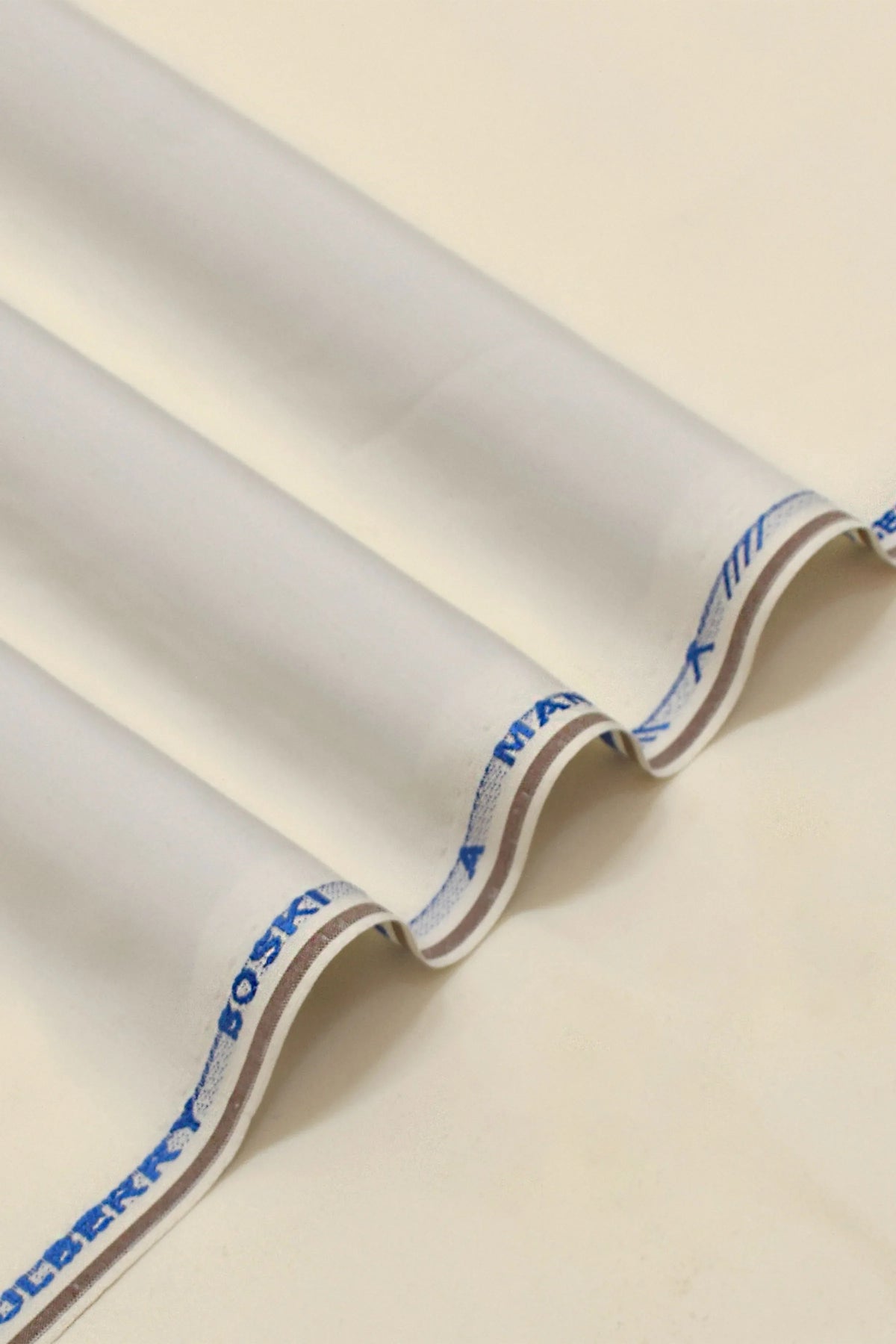 PREMIUM MULBURRY BOSKI - CREAM - A Man