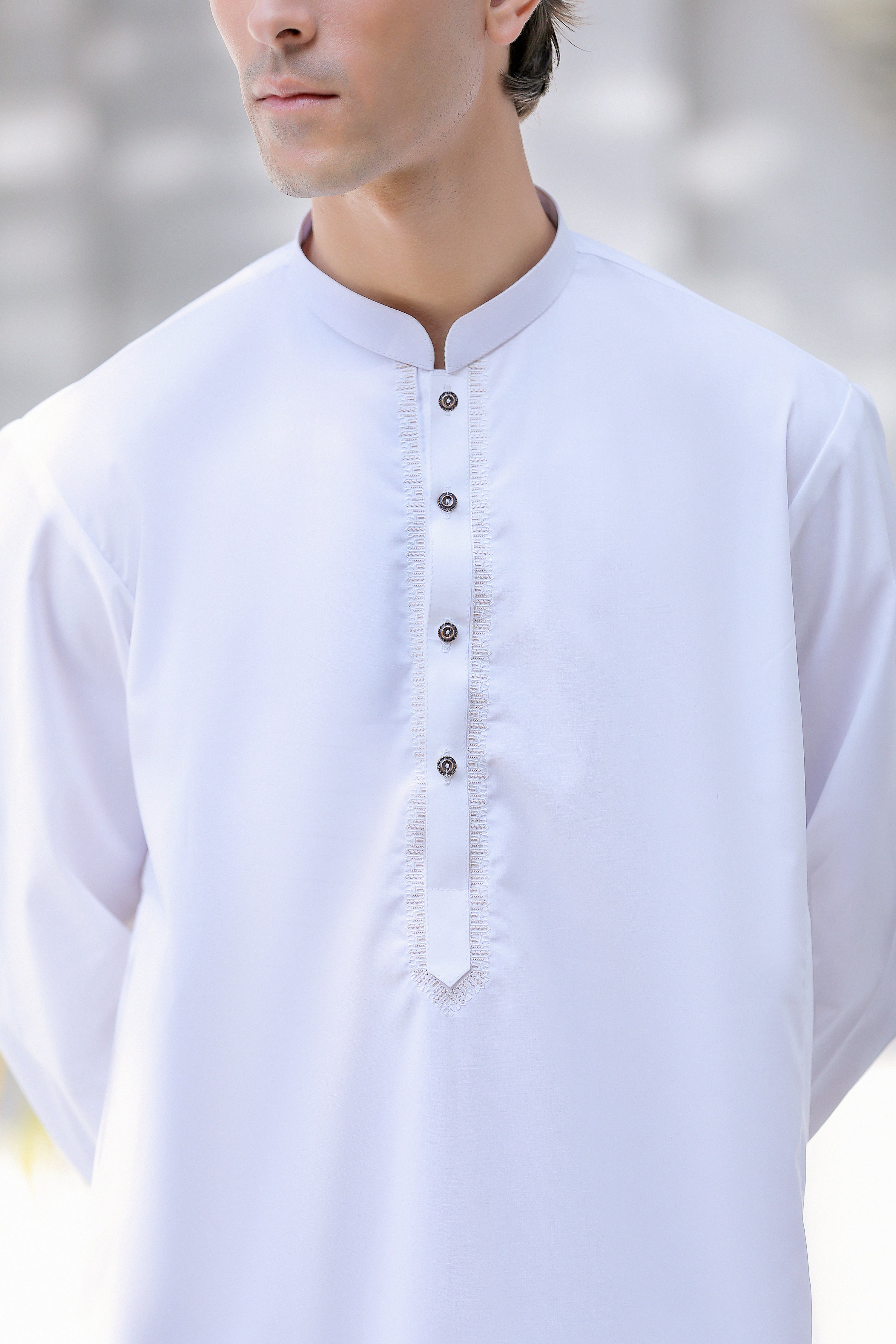 Contrast Embroidered Off White Kurta With Trouser