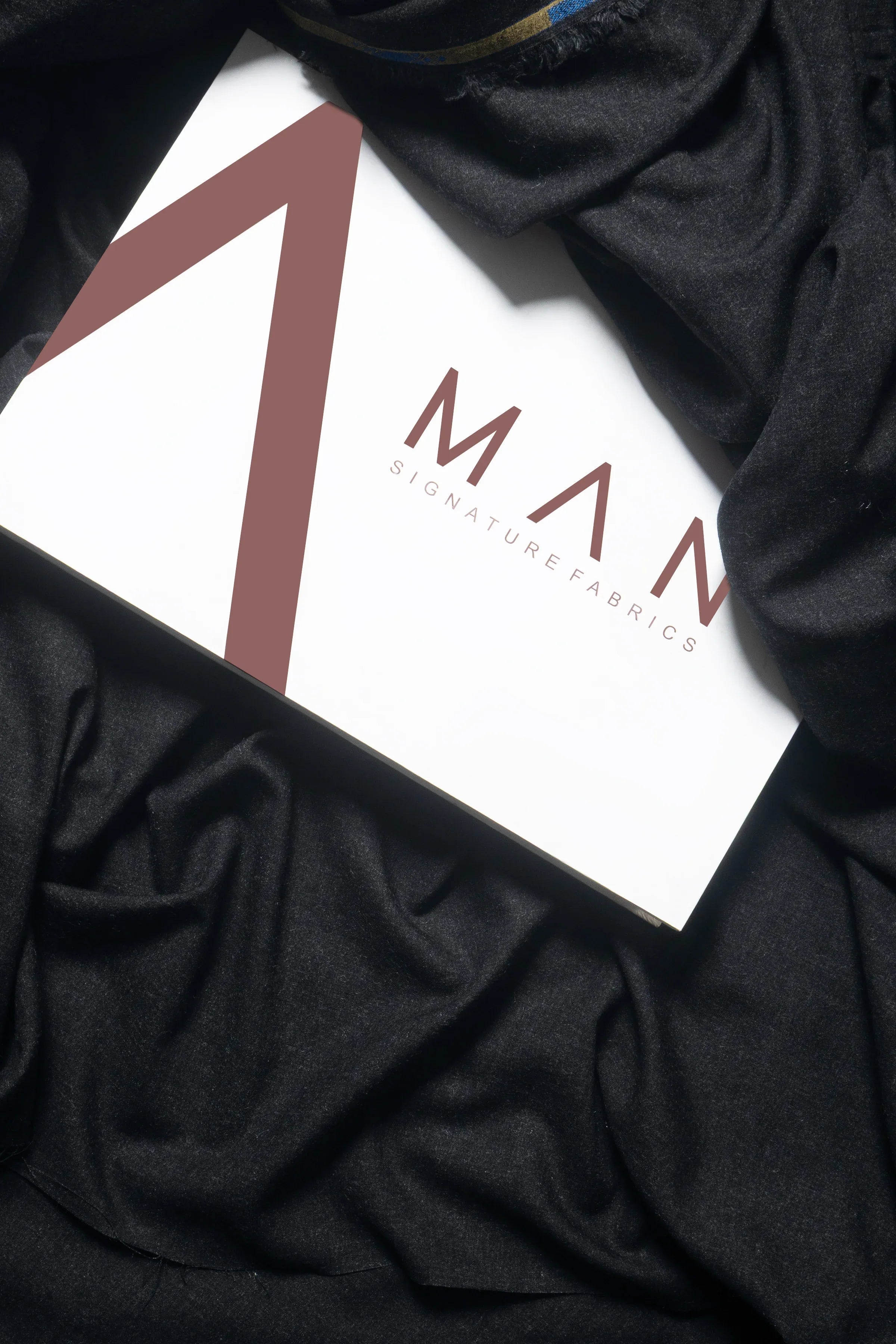 BLENDED WOOL FOR WINTERS - TIMELESS WOOL - A Man