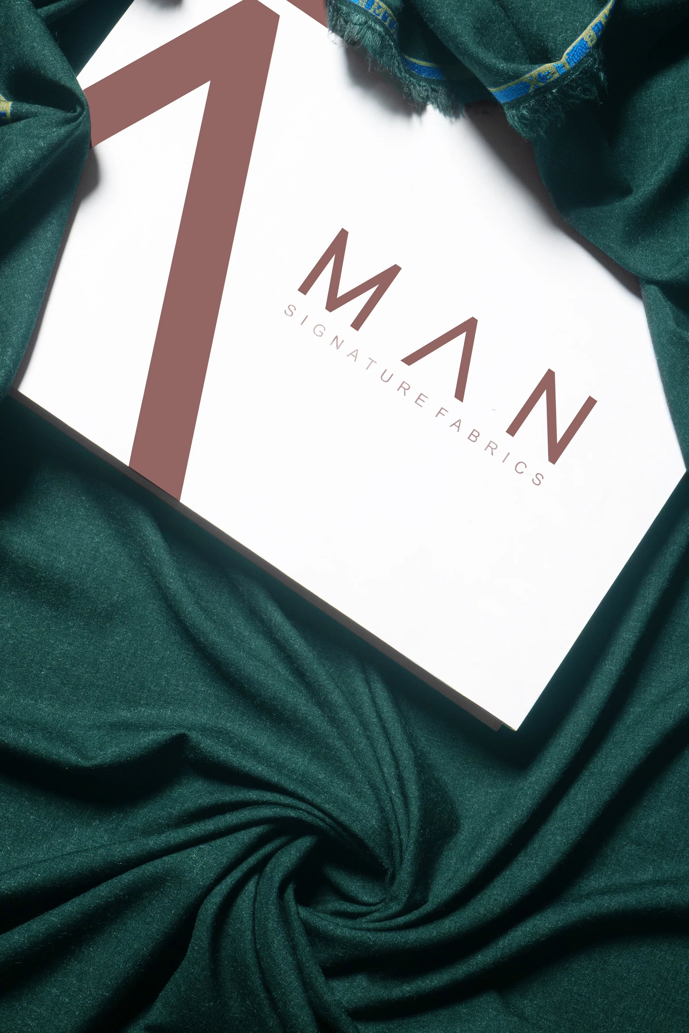 BLENDED WOOL FOR WINTERS - TIMELESS WOOL - A Man